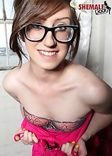 Young Brielle Bop is an extremely passable girl from Nashville Tennessee who  is now living and enjoying her time in the San Francisco Bay Area. She&a